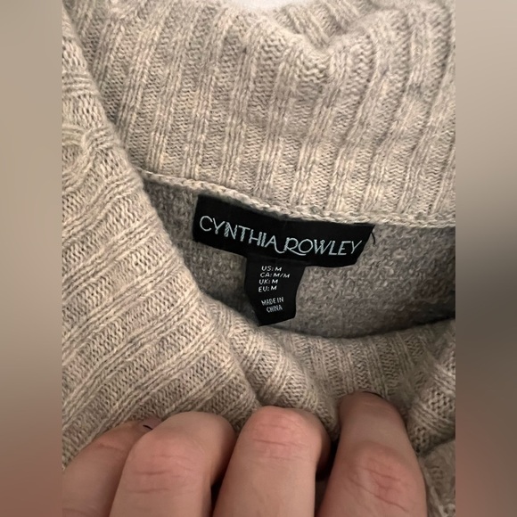 Cynthia Rowley Medium women’s lambs wool blend gray cowl neck sweater dress - Picture 3 of 10